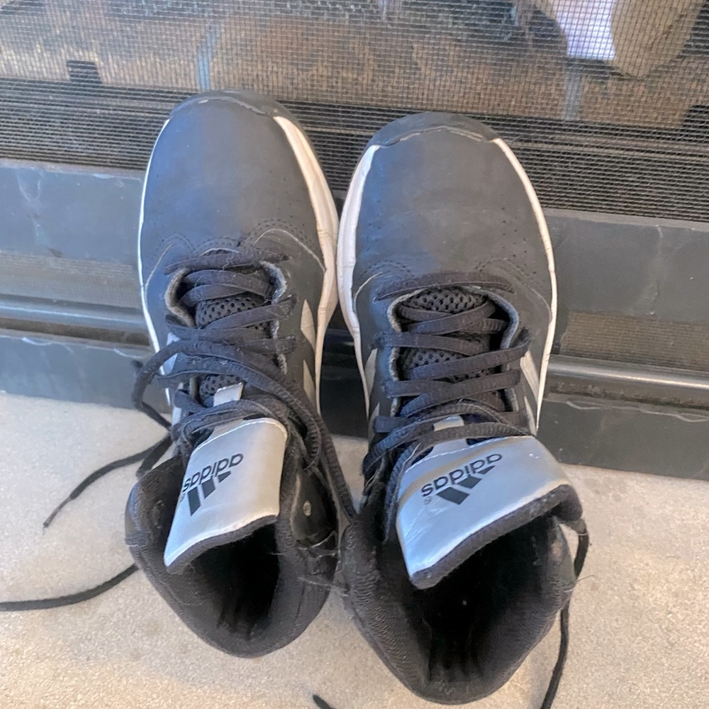 Size 2 boys shoes